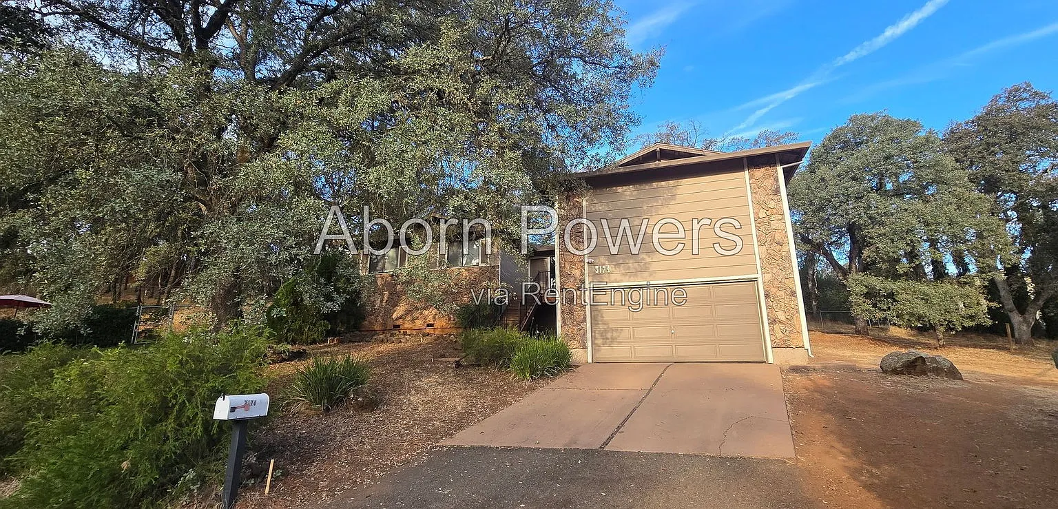 3 bed, 2.0 bath, 1600 sqft, $3,395 — Photo 3