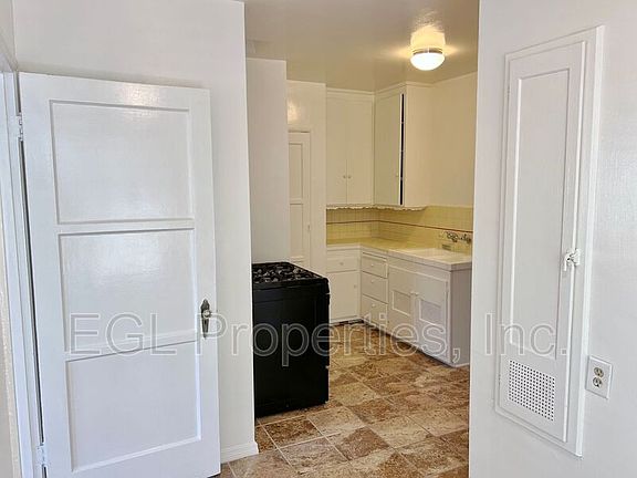 5th image of 868 N Occidental Blvd