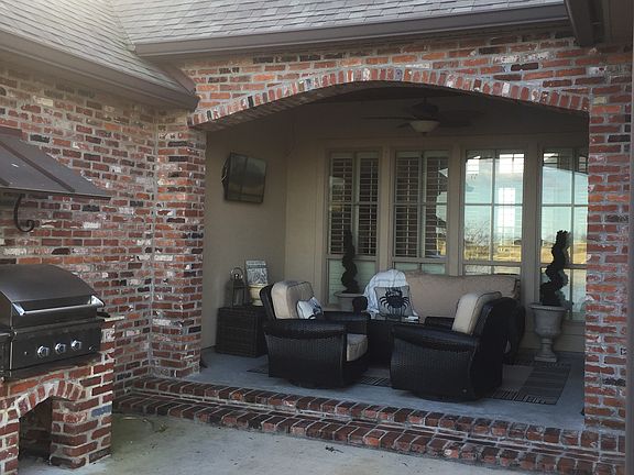 3rd image of 120 Bordeaux Dr