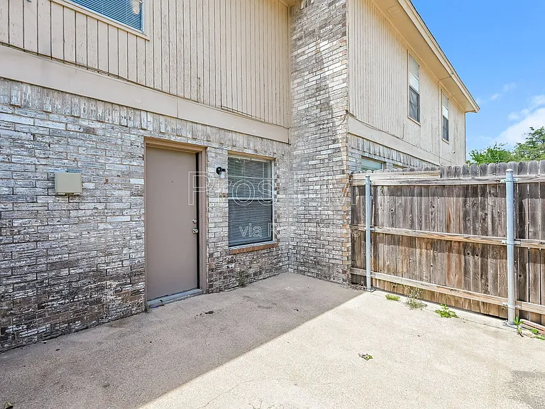 3807 Coates Cir #3805 — Photo 16