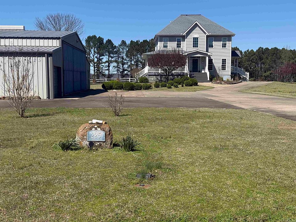 1st image of 225 Stinson Dr