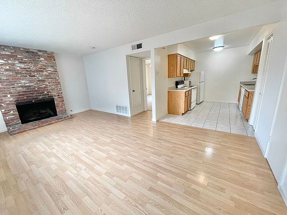 2nd image of 825 38th St APT 1