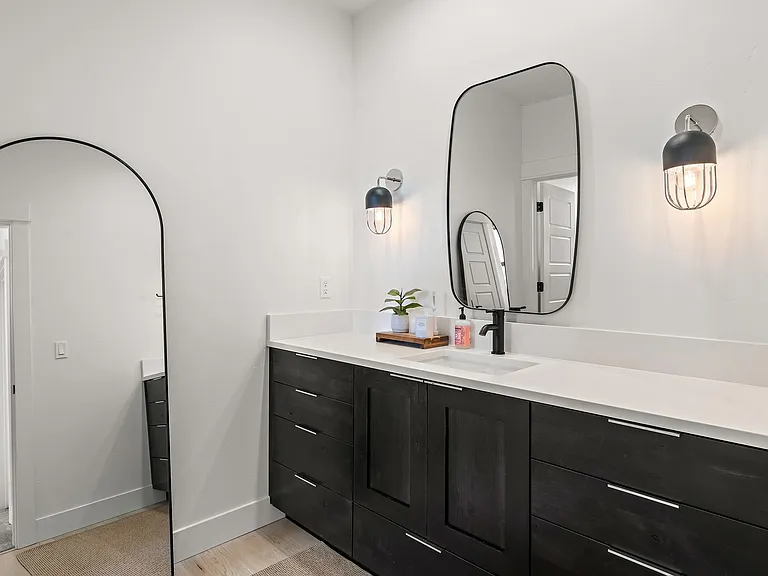 6862 N Willowside Ave — Photo 32