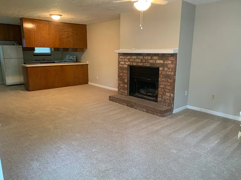 110 Chalfont Dr — Photo 3