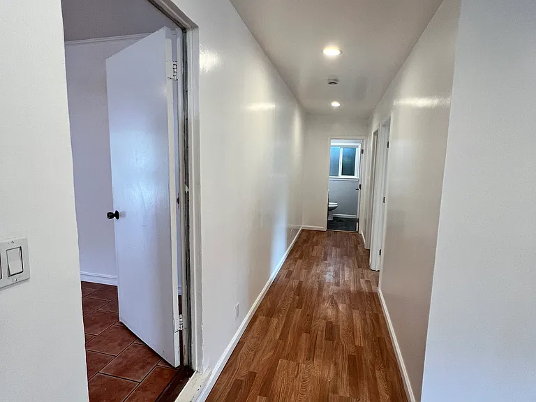 2217 Lincoln St — Photo 11