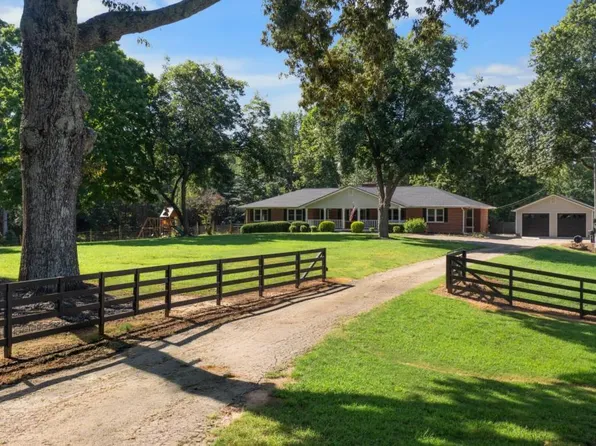 144 Hay Renfroe Dr, Dallas, GA 30157