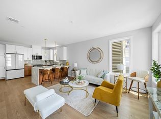 437 Chelsea St #1, Boston, MA 02128