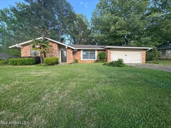 210 Swan Lake Dr, Jackson, MS 39212