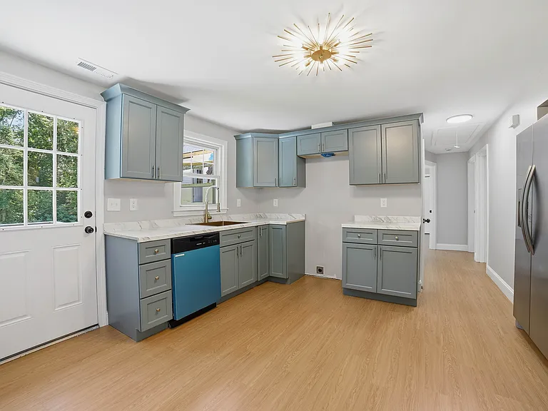 44 Topsfield Cir — Photo 5