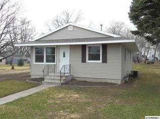 311 S Lincoln St, Lake Crystal, MN 56055