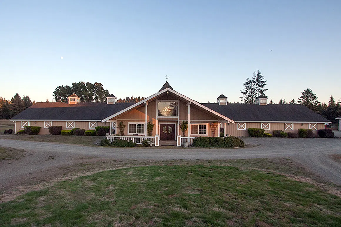 4415 Woods Ln — Photo 1