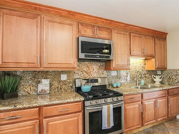 5th image of 3713 Aragon Dr