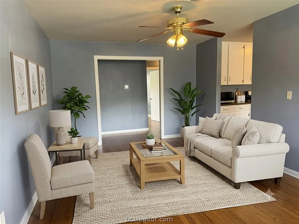 3 bed, 1280 sqft, $1,850 — Photo 1