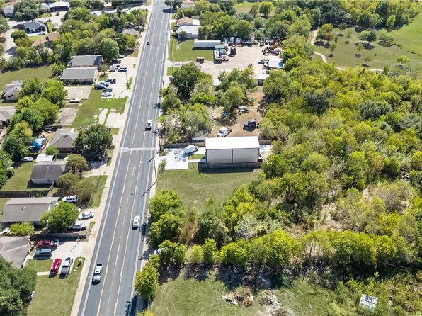 1118 Groesbeck St, Bryan, TX 77803