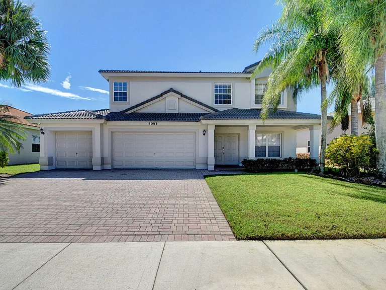 4006 Bahia Isle Cir — Photo 2