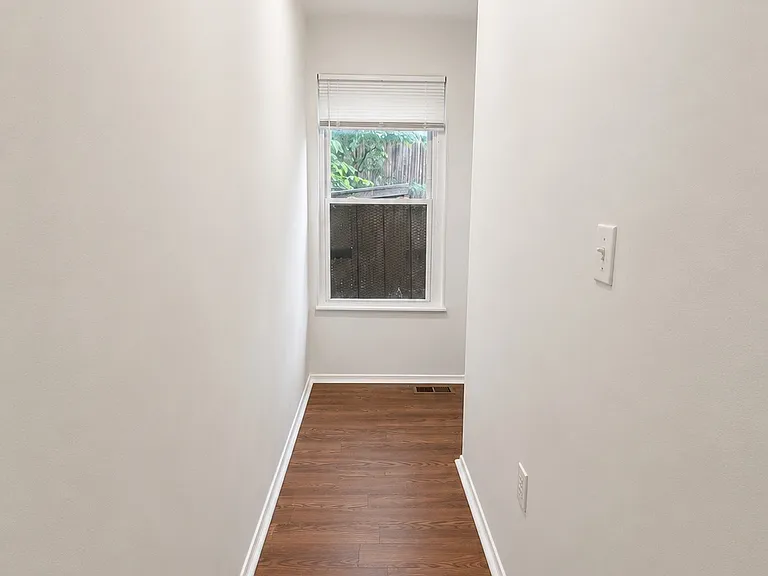 1238 Penn St NE #1 — Photo 5