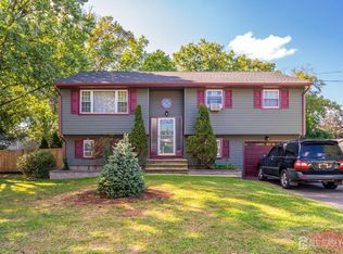 1751 Cedarwood Dr, Piscataway, NJ