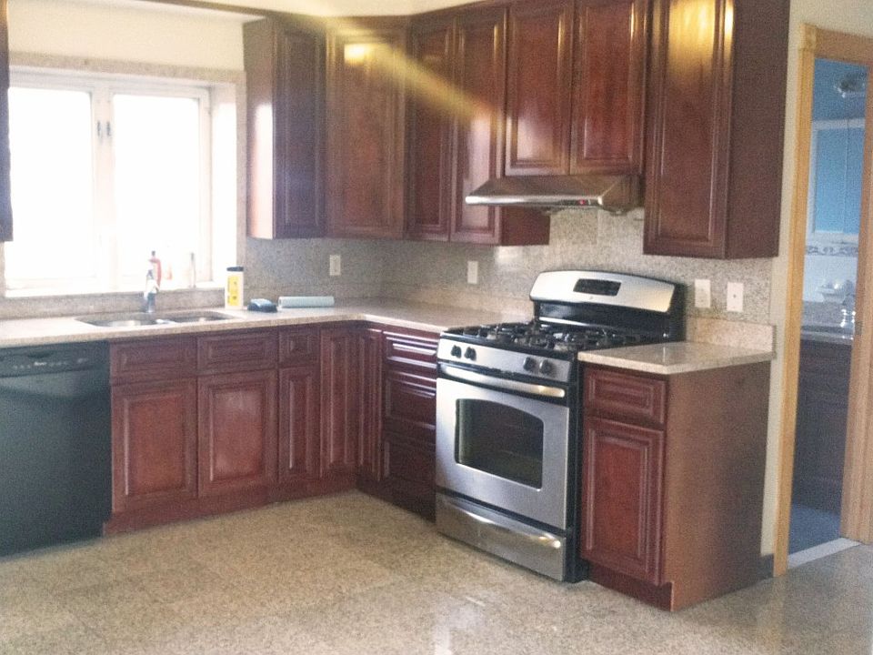 1st image of 4123 156th St Fl 2