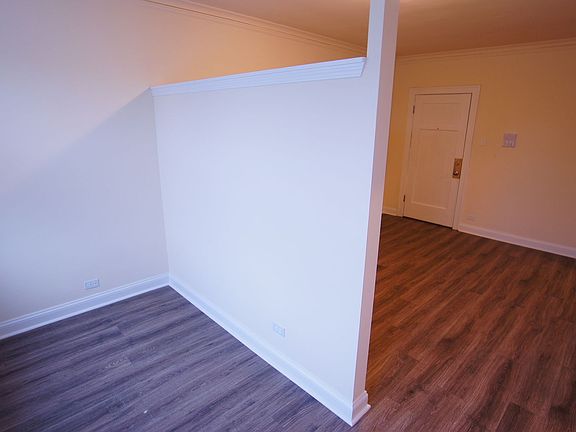 5th image of 2936 W Palmer St #1168