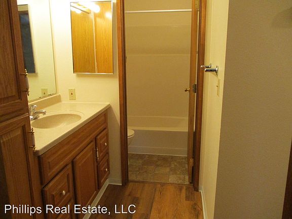 5th image of 6216 S 153rd St APT 202