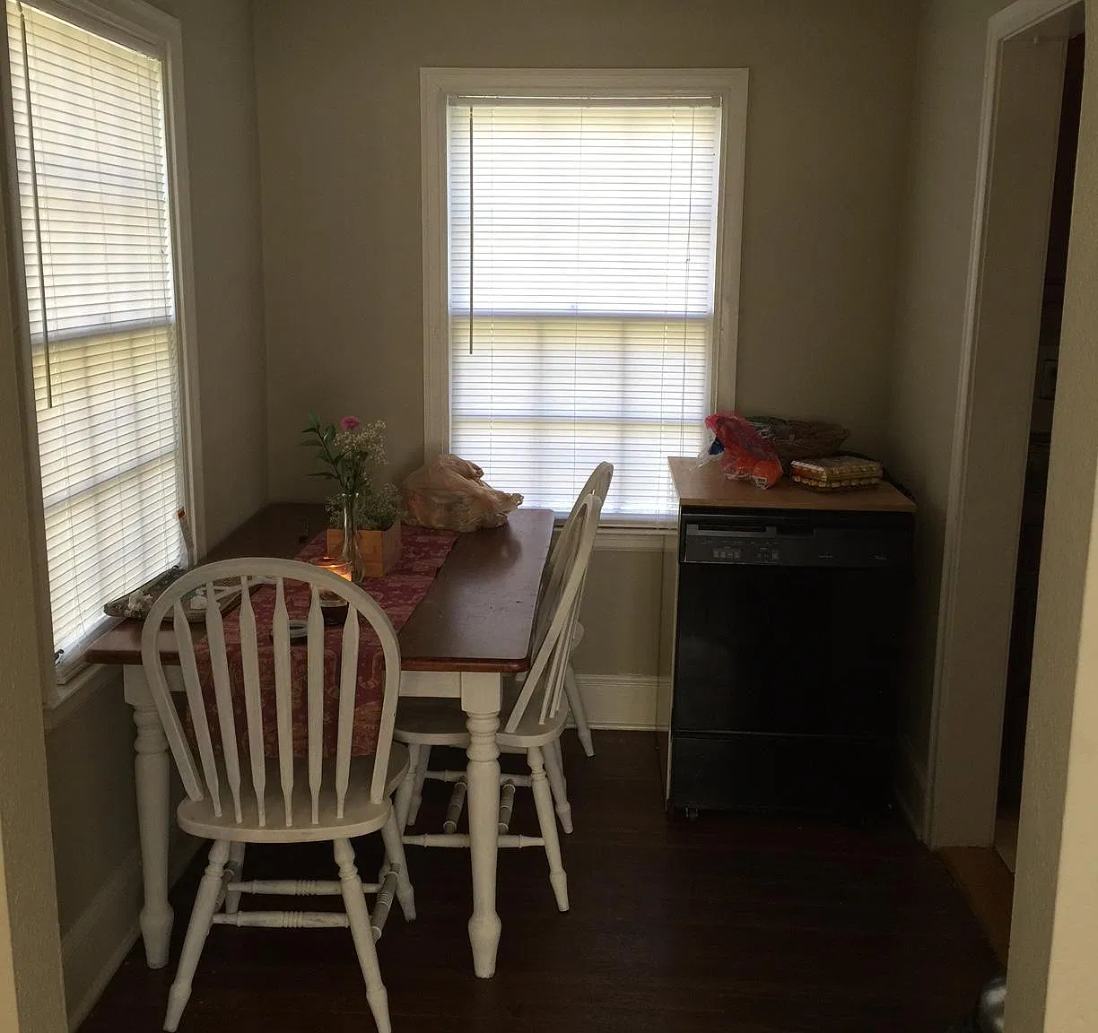 3 bed, 982 sqft, $2,003 — Photo 4