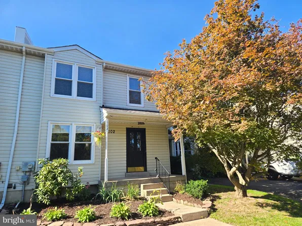 102 Solway Cir, Chalfont, PA 18914