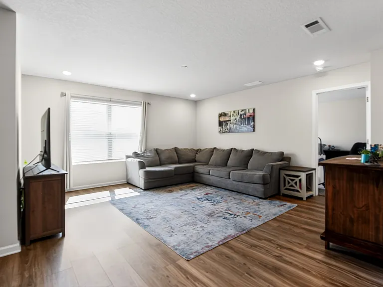 727 Quintana St — Photo 8