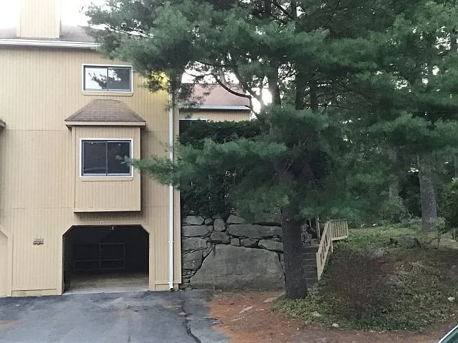 4 Highness Dr — Photo 1