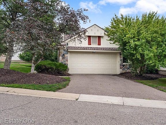 4th image of 7383 Simsbury Dr