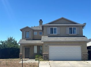 11993 Luna Rd, Victorville, CA 92392