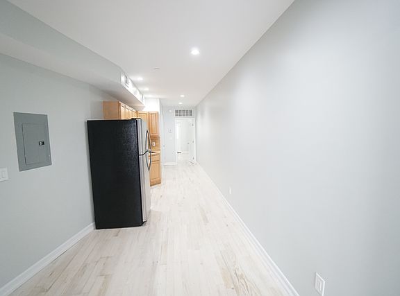 4th image of 270 20th St #1B