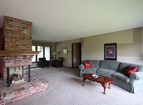 3rd image of 12810 Meadow Cir