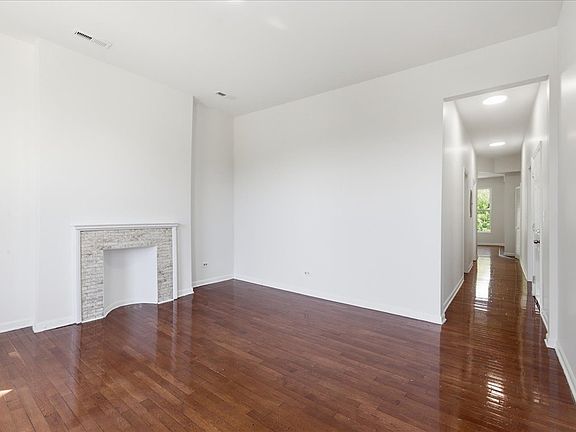 3rd image of 6506 S Saint Lawrence Ave