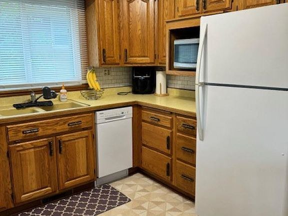 4th image of 3816 Oklahoma Dr