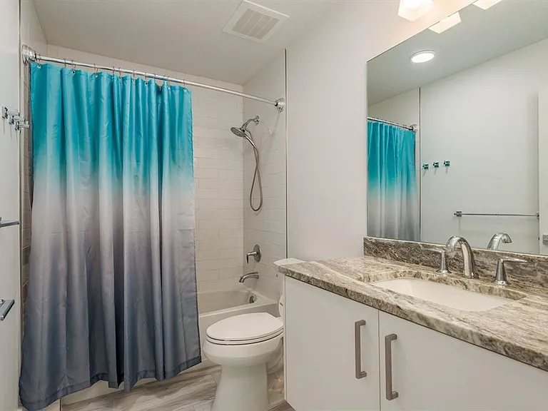 415 Island Way #402 — Photo 26