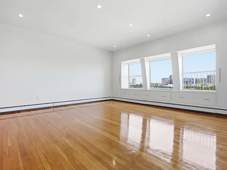 190 Beacon St #7 — Photo 9