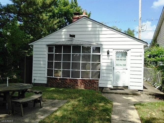 1st image of 17-14 Berdan Ave #1X