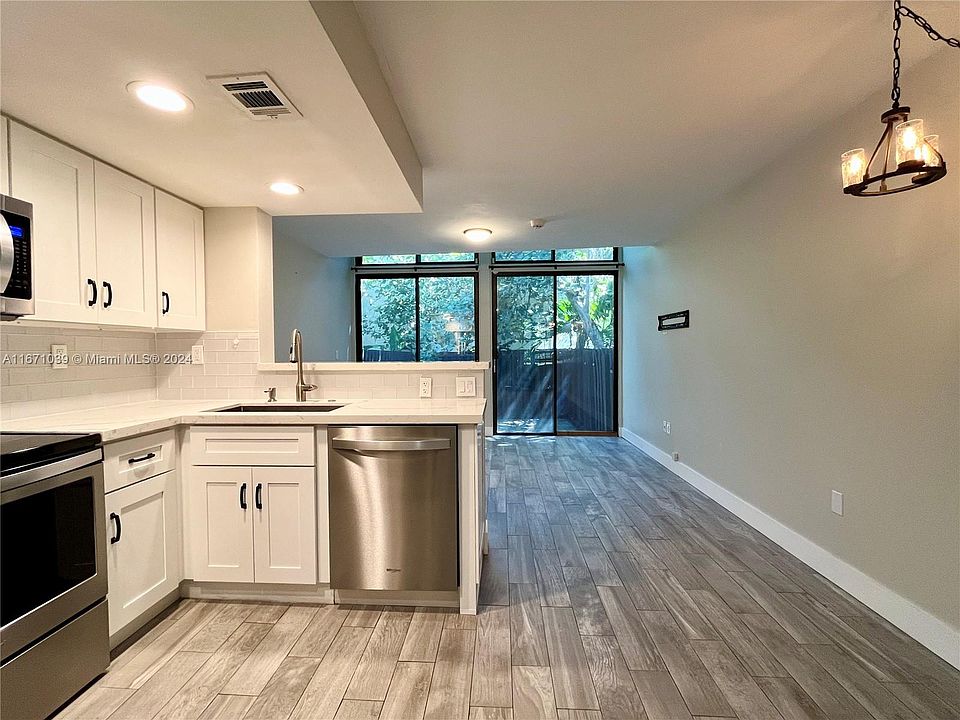 1st image of 2909 Bird Ave #2909