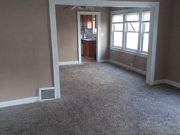 4th image of 6044 Park Ave