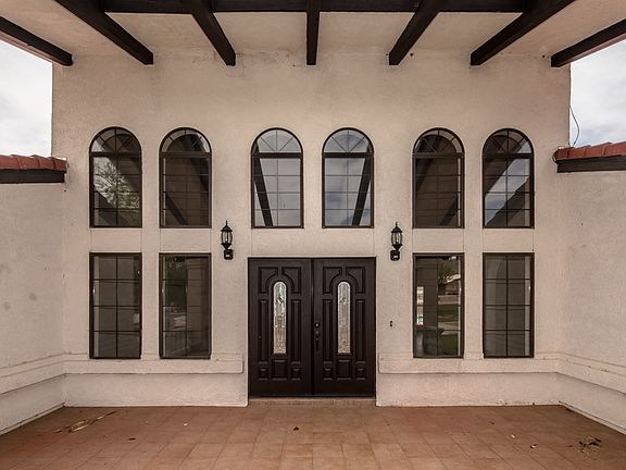 3rd image of 610 Shadow Mountain Dr