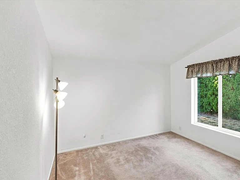 1715 W 1st Ave — Photo 26