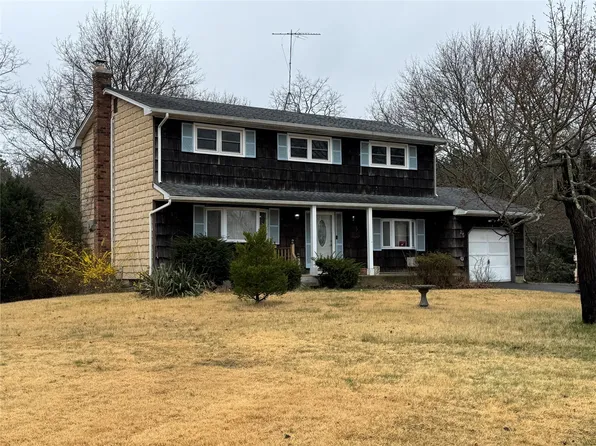 25 Camille Lane, East Patchogue, NY 11772