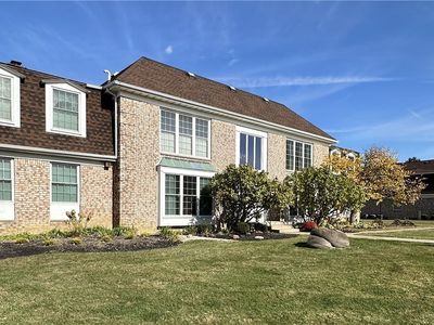 20 Carriage Dr APT 5, Orchard Park, NY, 14127