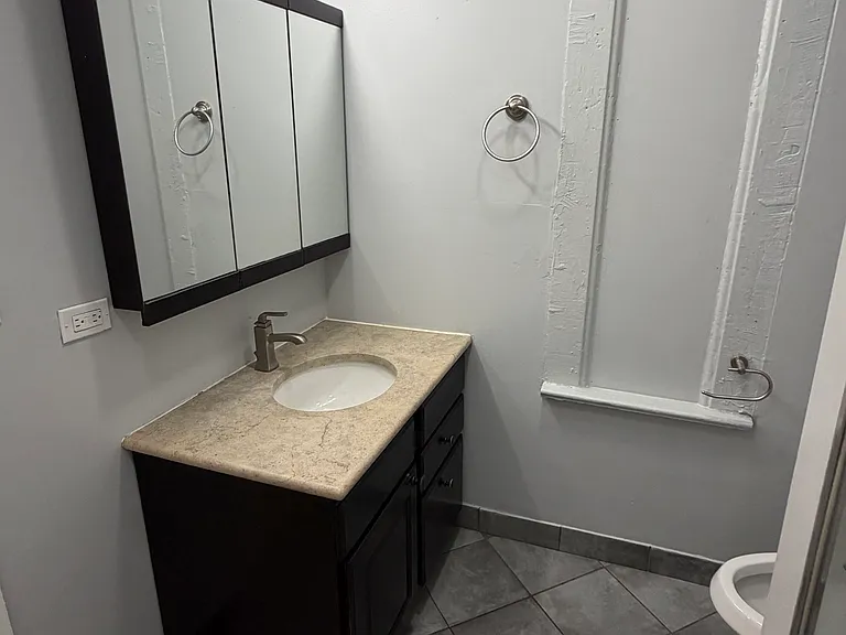 1901 S Ruble St #2R — Photo 8