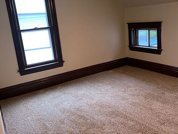5th image of 826 Oakley Ave APT 2R