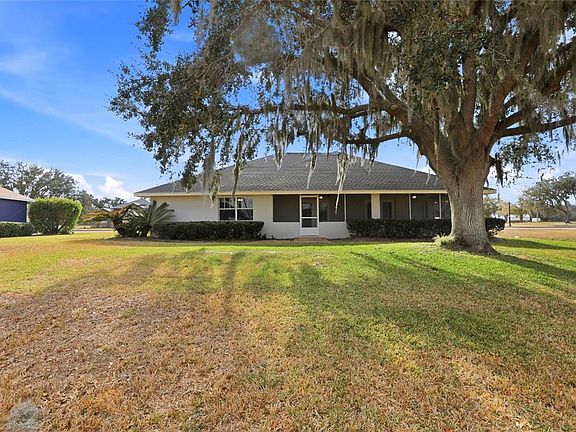 5th image of 2992 Oaks Bnd