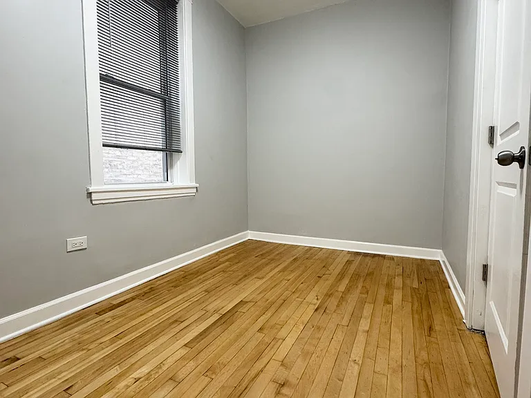 2241 W Cortland St #2 — Photo 7