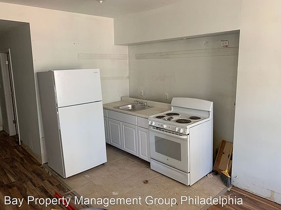 2nd image of 738 E Westmoreland St