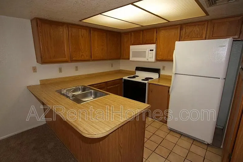 3 bed, 2.0 bath, 1444 sqft, $1,799 — Photo 4