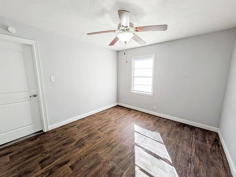 5150 Parkview Dr — Photo 14